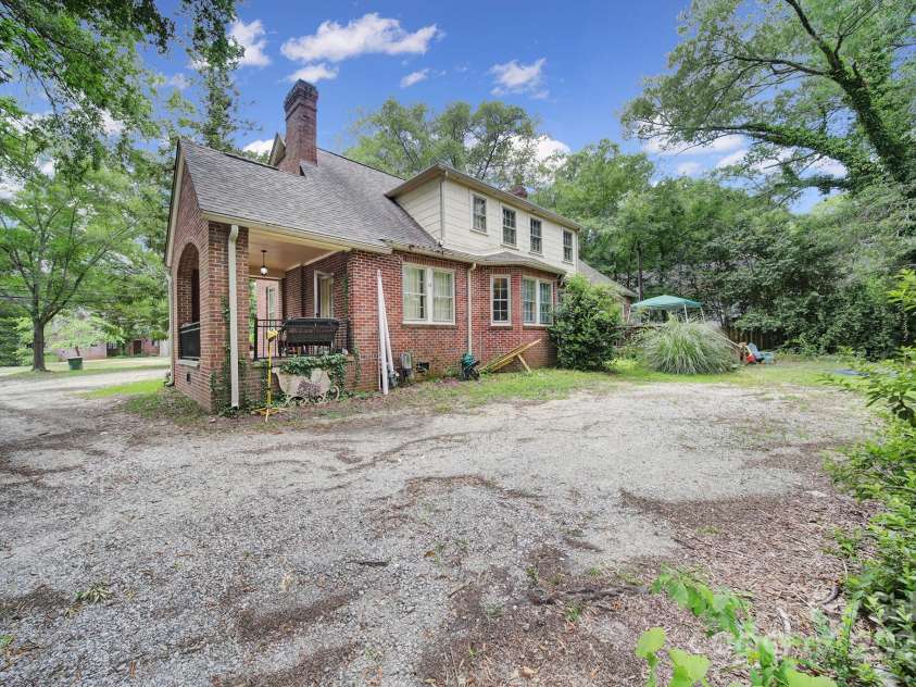 504 Chesterfield Avenue, Lancaster, SC 29720.  MLS# CAR4279892, YatesRealty ID 24934. 