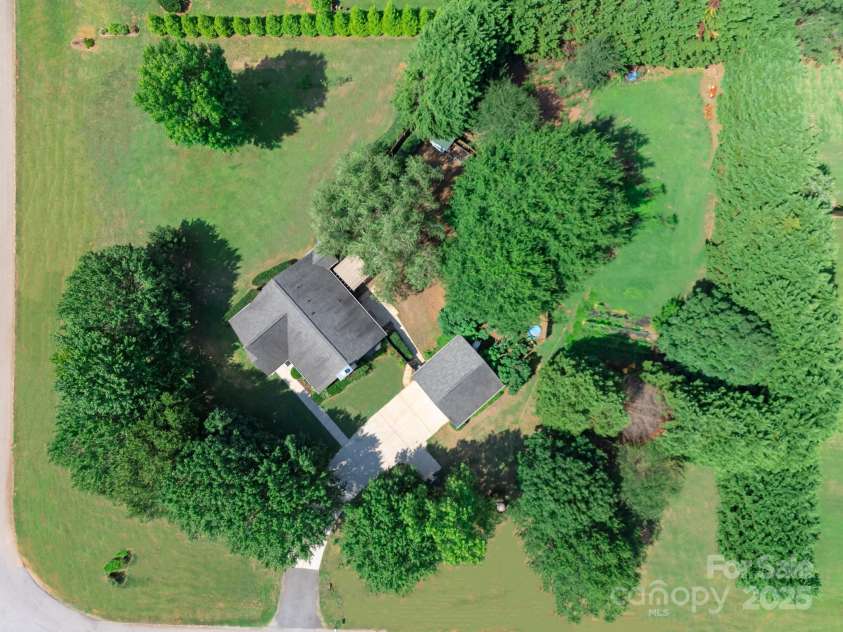 2615 Gradys Ground Drive, McConnells, SC 29726.  MLS# CAR4279632, YatesRealty ID 24935. 