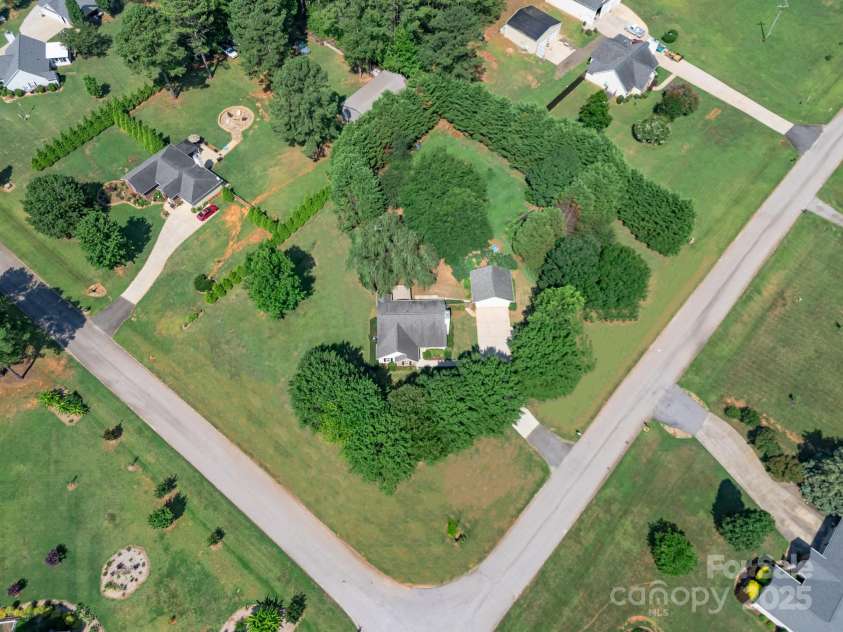 2615 Gradys Ground Drive, McConnells, SC 29726.  MLS# CAR4279632, YatesRealty ID 24935. 