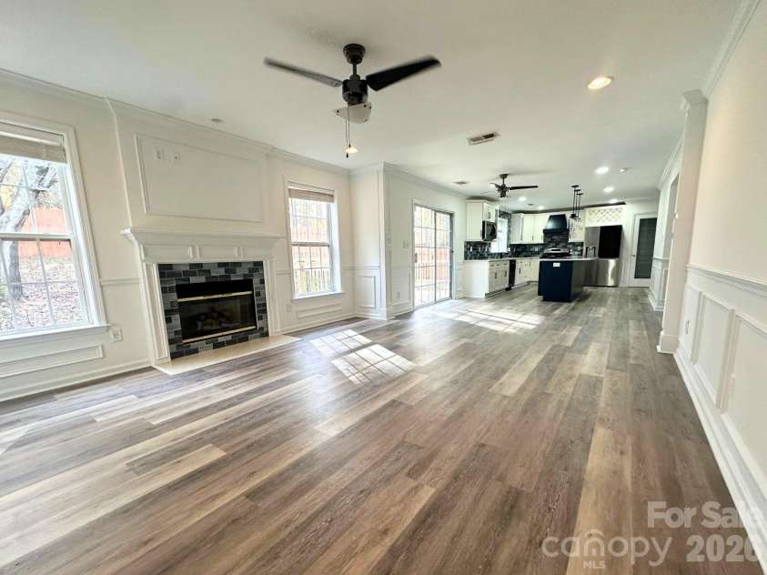 9310 Chastain Walk Drive, Charlotte, NC 28216.  MLS# CAR4322341, YatesRealty ID 24935. 