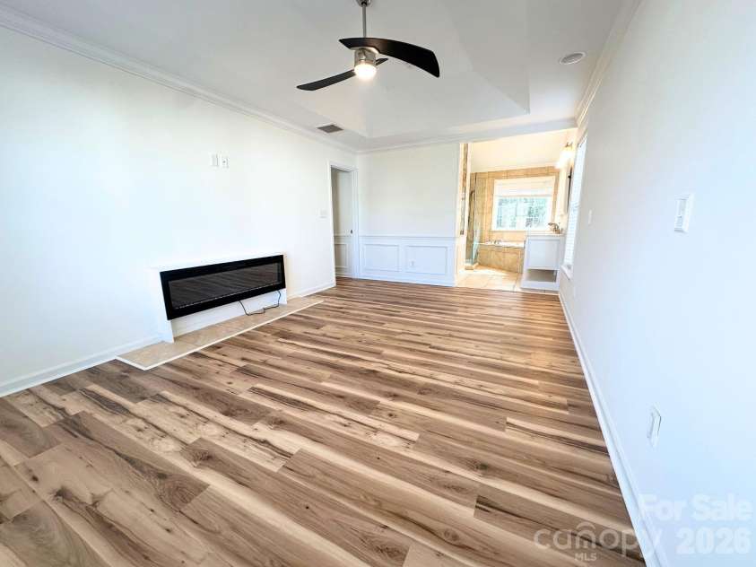 9310 Chastain Walk Drive, Charlotte, NC 28216.  MLS# CAR4322341, YatesRealty ID 24935. 
