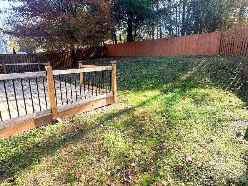 9310 Chastain Walk Drive, Charlotte, NC 28216.  MLS# CAR4322341, YatesRealty ID 24935. 