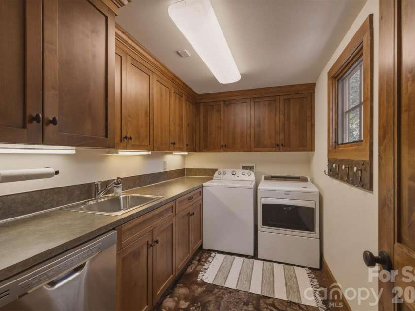 2007 Old Wildlife Club Drive, Nebo, NC 28761.  MLS# CAR4362887, YatesRealty ID 24936. 