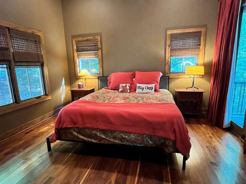 2007 Old Wildlife Club Drive, Nebo, NC 28761.  MLS# CAR4362887, YatesRealty ID 24936. 