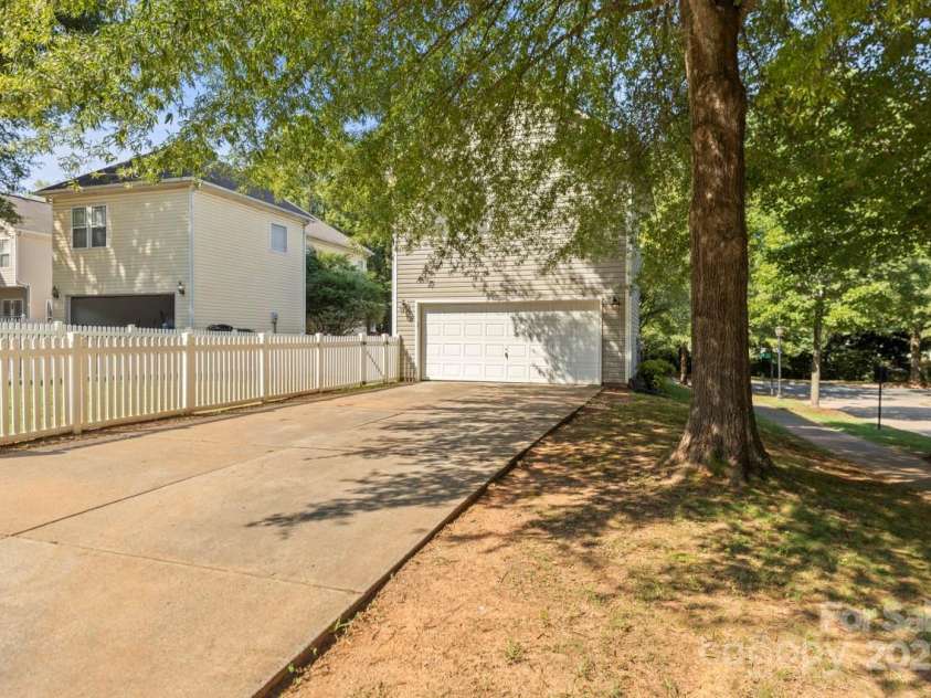 9846 Bailey Road, Cornelius, NC 28031.  MLS# CAR4279273, YatesRealty ID 24936. 