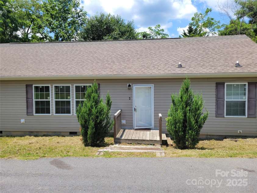3 Dadoo Drive, Asheville, NC 28806.  MLS# CAR4278478, YatesRealty ID 24937. 