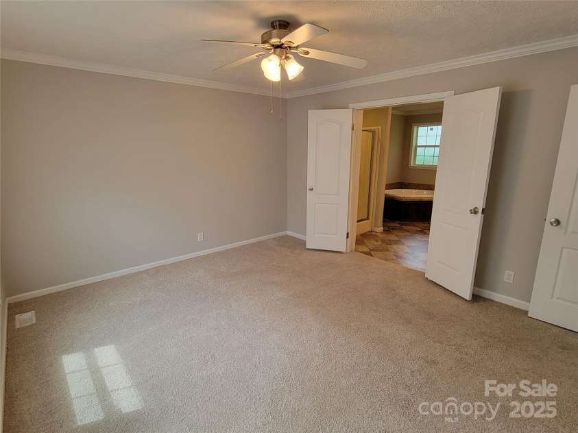 3 Dadoo Drive, Asheville, NC 28806.  MLS# CAR4278478, YatesRealty ID 24937. 