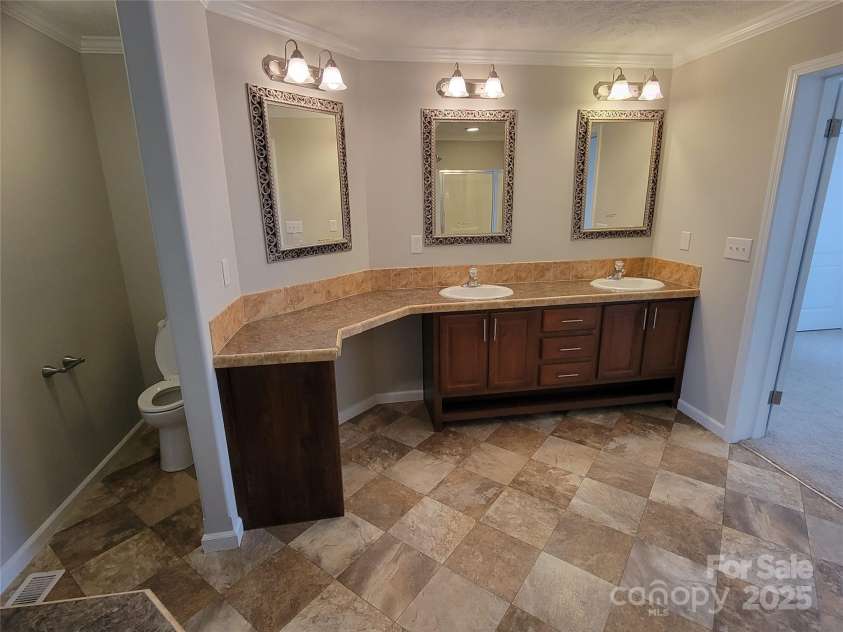 3 Dadoo Drive, Asheville, NC 28806.  MLS# CAR4278478, YatesRealty ID 24937. 