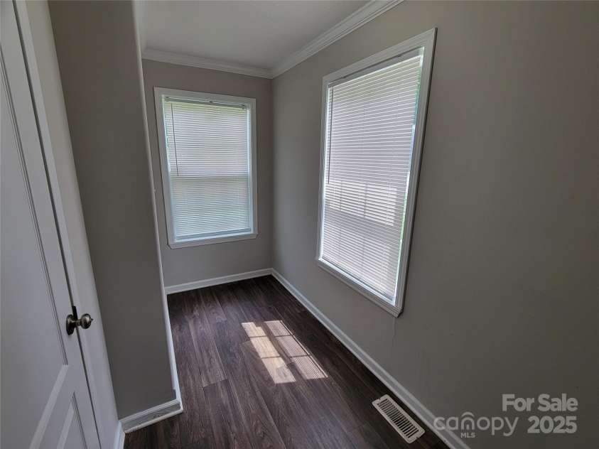 3 Dadoo Drive, Asheville, NC 28806.  MLS# CAR4278478, YatesRealty ID 24937. 