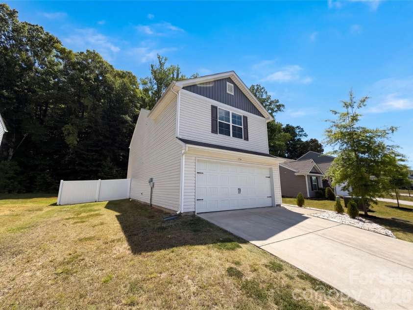 330 Waterstone Drive, Salisbury, NC 28146.  MLS# CAR4383182, YatesRealty ID 24937. 