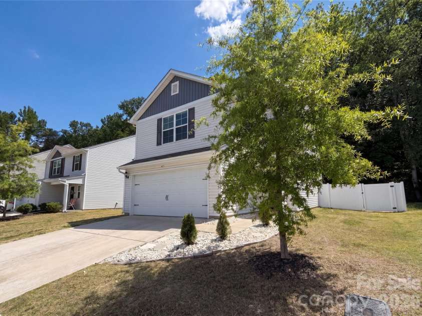 330 Waterstone Drive, Salisbury, NC 28146.  MLS# CAR4383182, YatesRealty ID 24937. 
