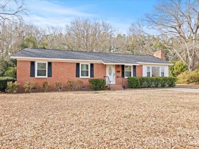 317 Thomas Street, Bennettsville, SC 29512.  MLS# CAR4340673, YatesRealty ID 24939. 