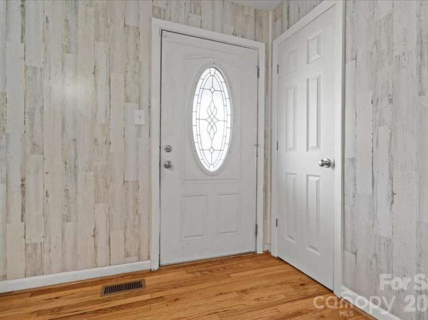 317 Thomas Street, Bennettsville, SC 29512.  MLS# CAR4340673, YatesRealty ID 24939. 