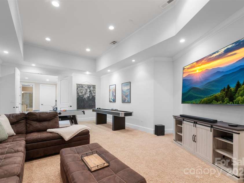 46 Ridge Lane, Linville, NC 28657.  MLS# CAR4276749, YatesRealty ID 24940. Game room