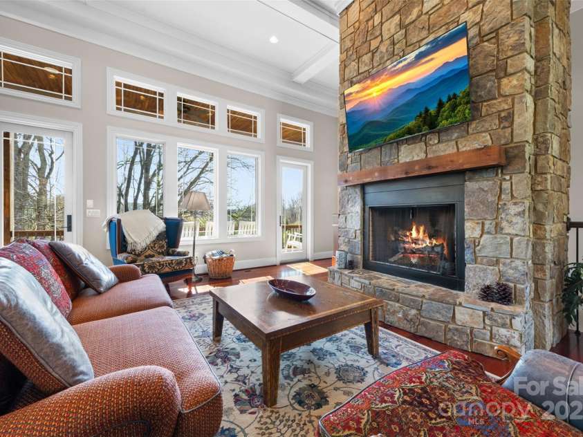 46 Ridge Lane, Linville, NC 28657.  MLS# CAR4276749, YatesRealty ID 24940. Living Room