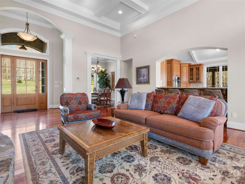 46 Ridge Lane, Linville, NC 28657.  MLS# CAR4276749, YatesRealty ID 24940. Living Room