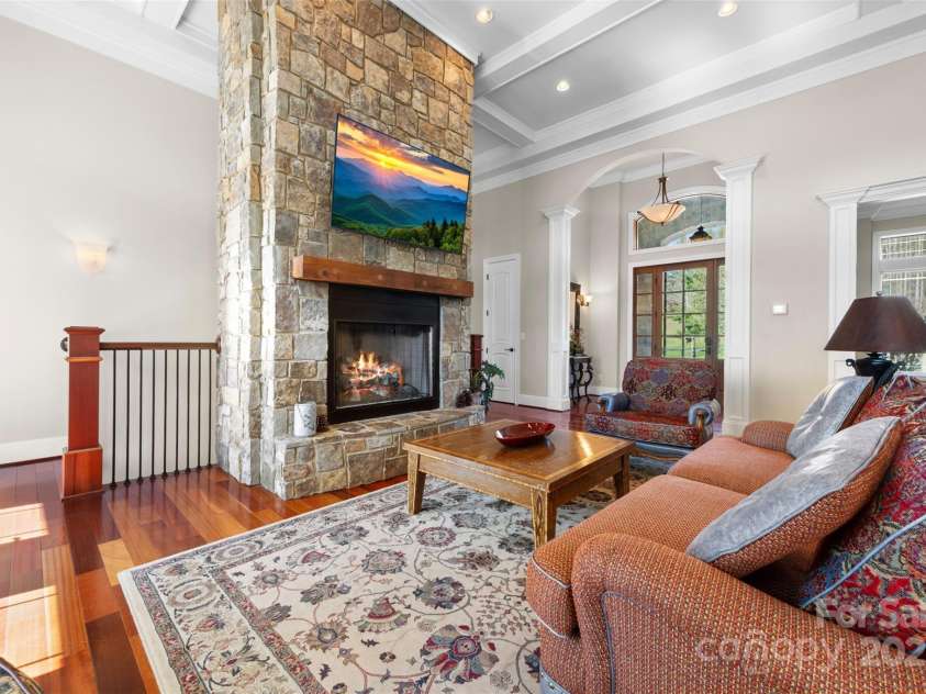 46 Ridge Lane, Linville, NC 28657.  MLS# CAR4276749, YatesRealty ID 24940. Living Room