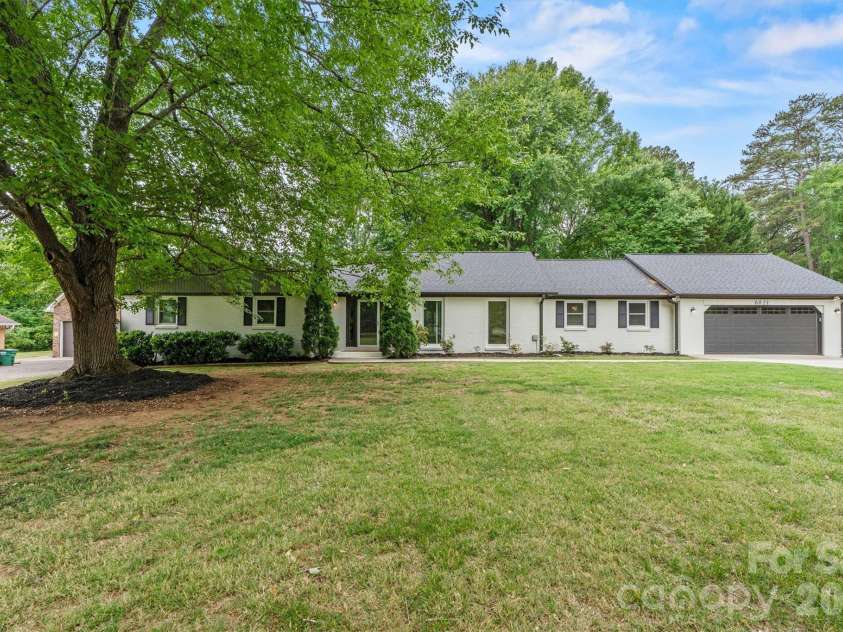 6021 Morris Farm Lane, Mint Hill, NC 28227.  MLS# CAR4379541, YatesRealty ID 24940. 