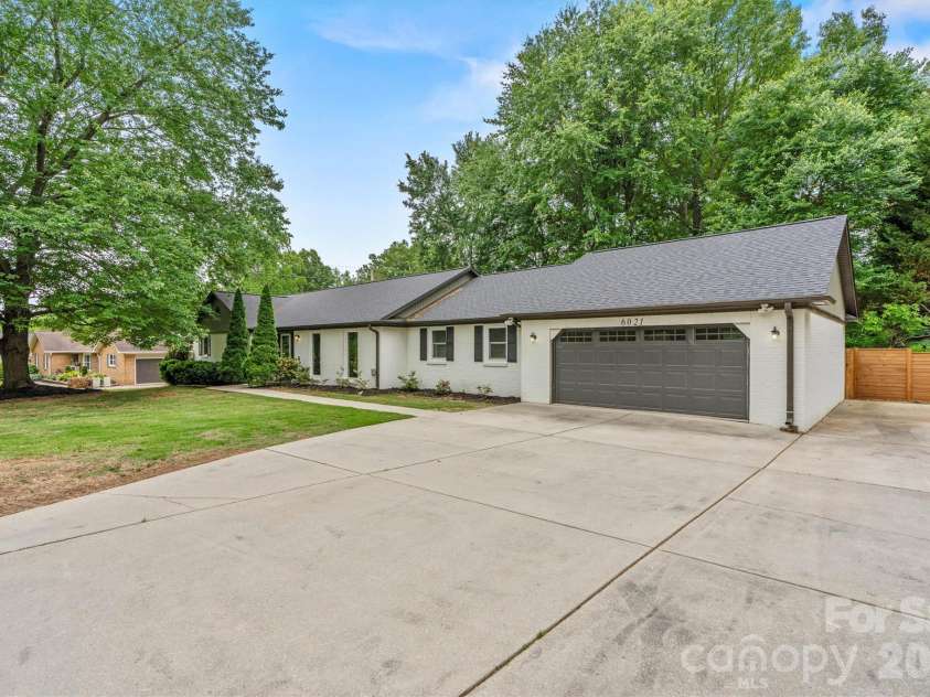 6021 Morris Farm Lane, Mint Hill, NC 28227.  MLS# CAR4379541, YatesRealty ID 24940. 