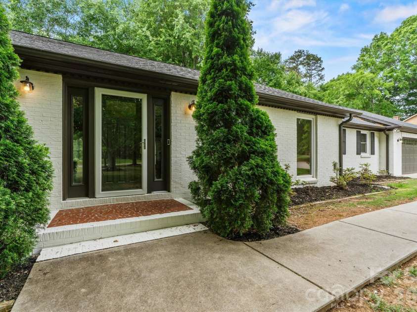 6021 Morris Farm Lane, Mint Hill, NC 28227.  MLS# CAR4379541, YatesRealty ID 24940. 