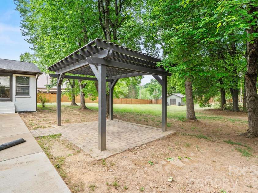 6021 Morris Farm Lane, Mint Hill, NC 28227.  MLS# CAR4379541, YatesRealty ID 24940. 