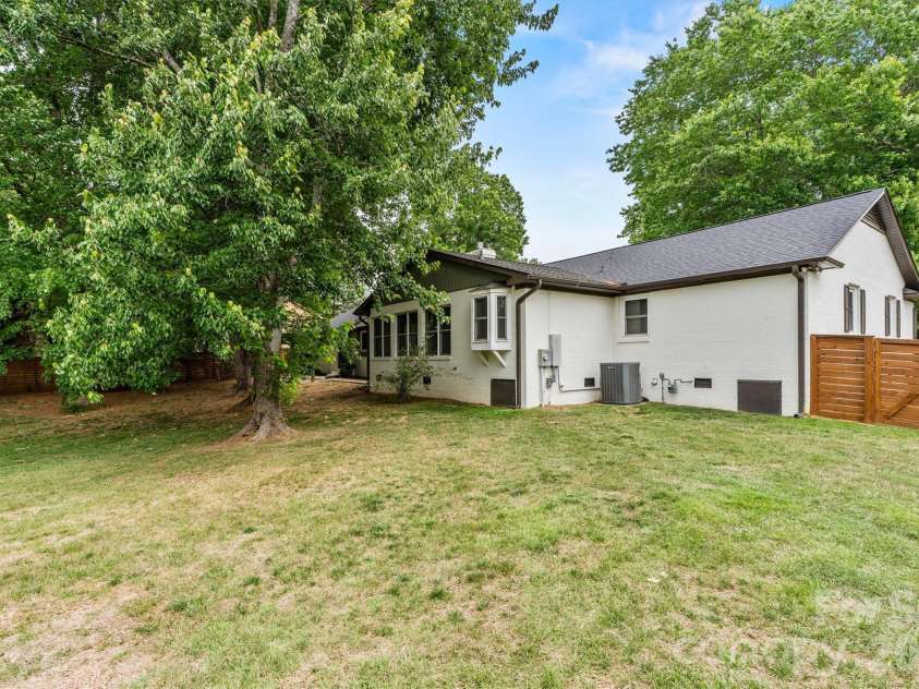 6021 Morris Farm Lane, Mint Hill, NC 28227.  MLS# CAR4379541, YatesRealty ID 24940. 