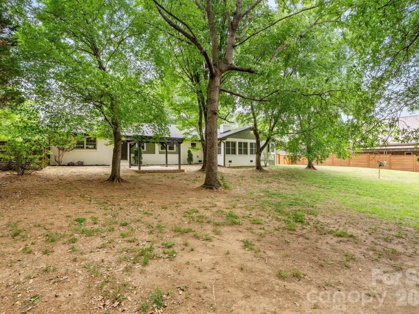6021 Morris Farm Lane, Mint Hill, NC 28227.  MLS# CAR4379541, YatesRealty ID 24940. 