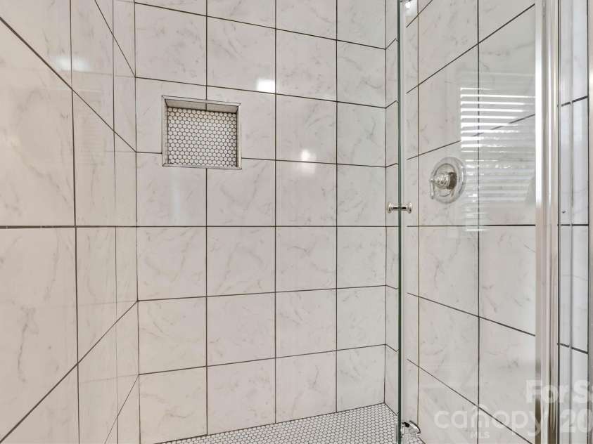 6021 Morris Farm Lane, Mint Hill, NC 28227.  MLS# CAR4379541, YatesRealty ID 24940. Bathroom 3