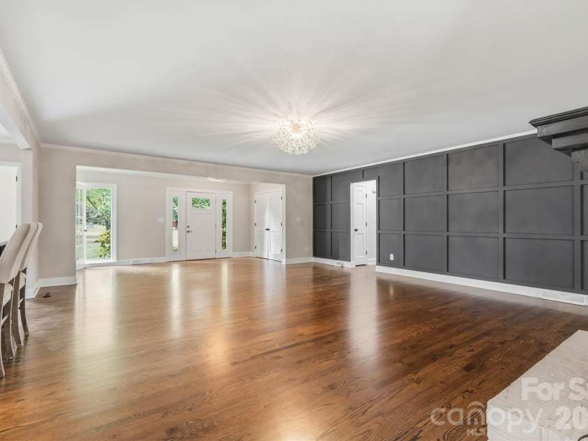 6021 Morris Farm Lane, Mint Hill, NC 28227.  MLS# CAR4379541, YatesRealty ID 24940. Great Room