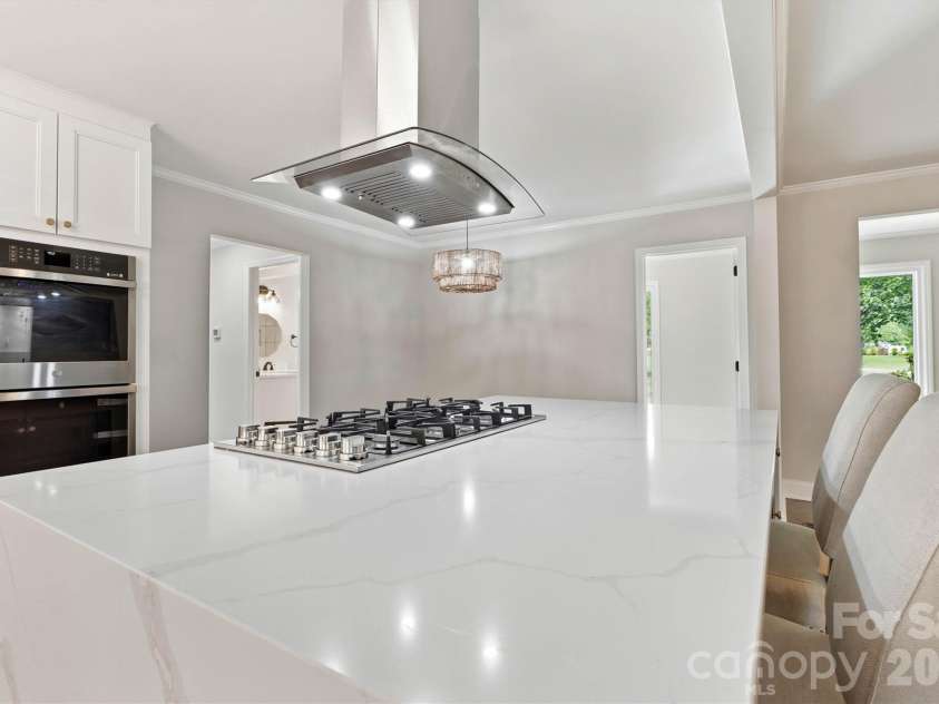 6021 Morris Farm Lane, Mint Hill, NC 28227.  MLS# CAR4379541, YatesRealty ID 24940. Kitchen