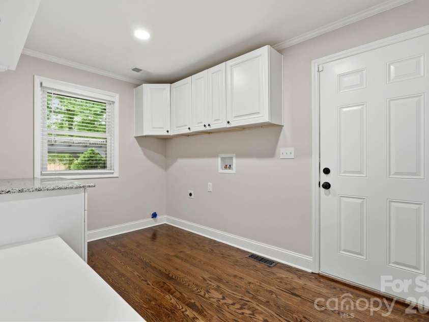 6021 Morris Farm Lane, Mint Hill, NC 28227.  MLS# CAR4379541, YatesRealty ID 24940. Laundry Room