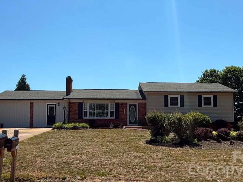 2121 Union Grove Road, Lenoir, NC 28645.  MLS# CAR4381437, YatesRealty ID 24941. 