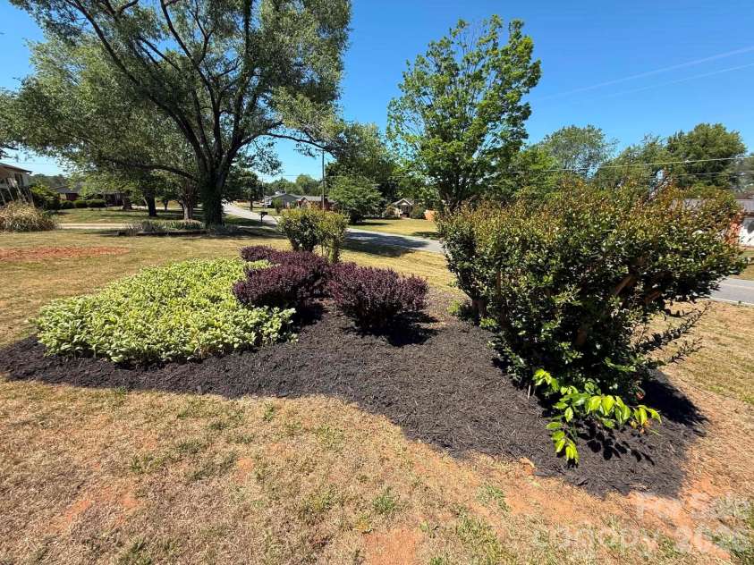 2121 Union Grove Road, Lenoir, NC 28645.  MLS# CAR4381437, YatesRealty ID 24941. 