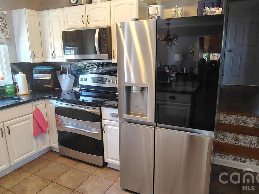 2121 Union Grove Road, Lenoir, NC 28645.  MLS# CAR4381437, YatesRealty ID 24941. 