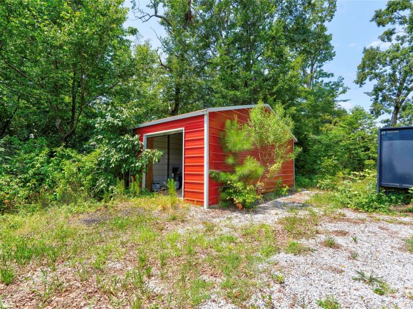 2923 G B Blanton Road, Shelby, NC 28152.  MLS# CAR4280032, YatesRealty ID 24942. 