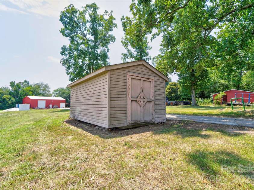 2923 G B Blanton Road, Shelby, NC 28152.  MLS# CAR4280032, YatesRealty ID 24942. 