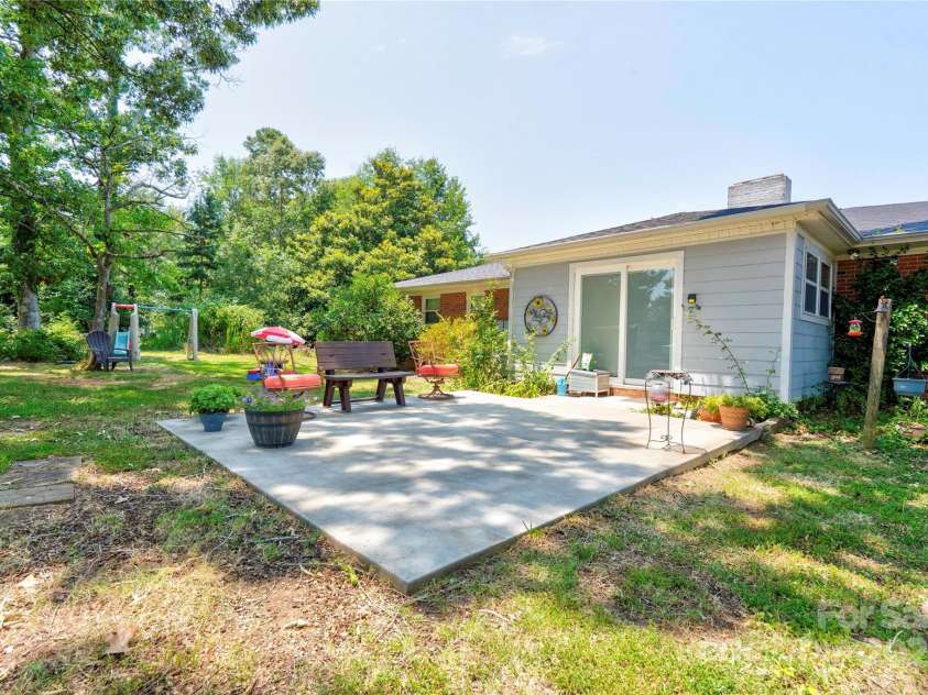 2923 G B Blanton Road, Shelby, NC 28152.  MLS# CAR4280032, YatesRealty ID 24942. 