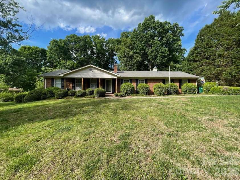 348 Random Drive, New London, NC 28127.  MLS# CAR4369268, YatesRealty ID 24946. 