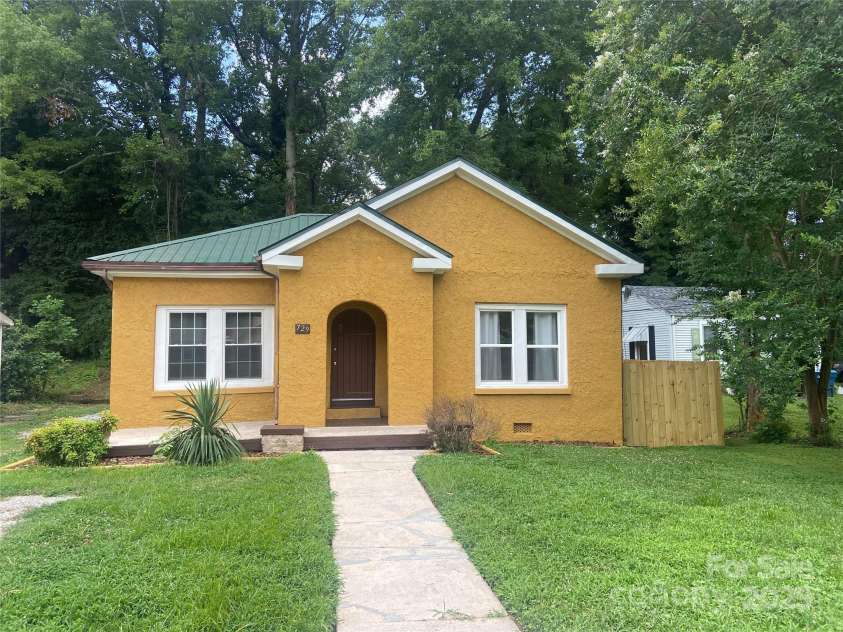 729 Elm Street, Salisbury, NC 28144.  MLS# CAR4279408, YatesRealty ID 24946. 