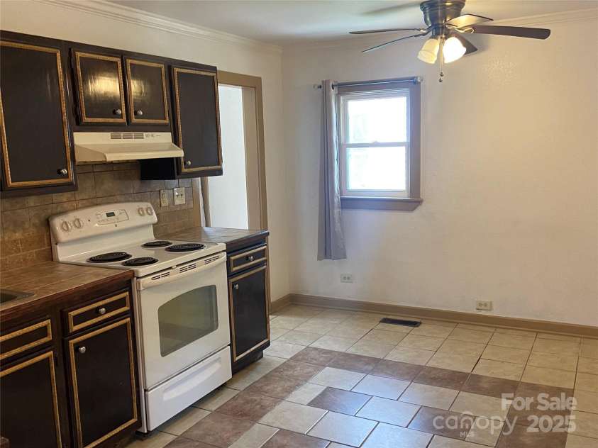 729 Elm Street, Salisbury, NC 28144.  MLS# CAR4279408, YatesRealty ID 24946. 
