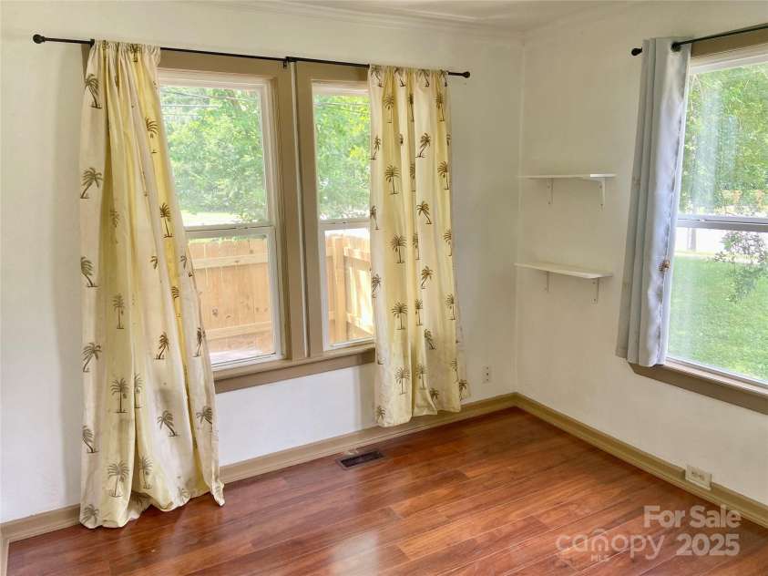 729 Elm Street, Salisbury, NC 28144.  MLS# CAR4279408, YatesRealty ID 24946. 