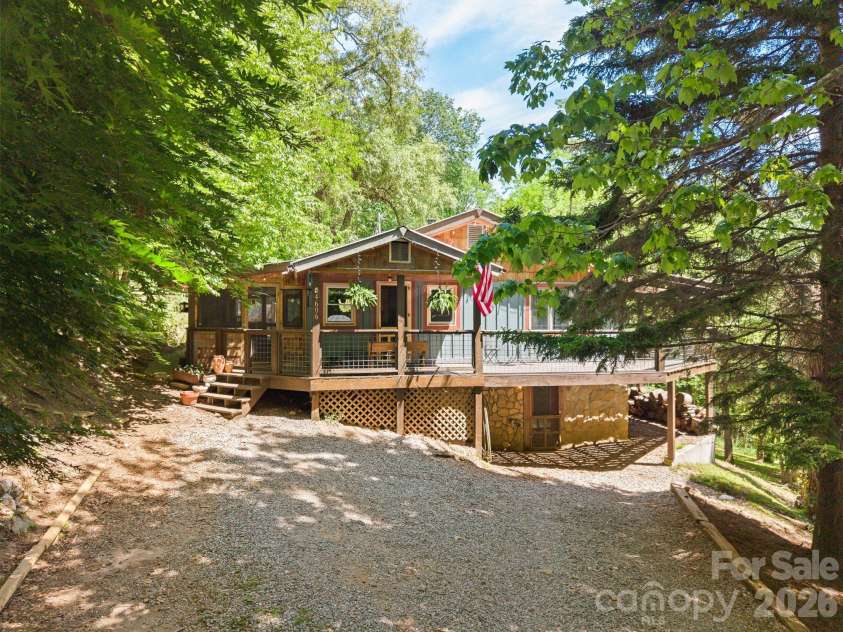 4606 Hemphill Road, Waynesville, NC 28785.  MLS# CAR4384710, YatesRealty ID 24947. 