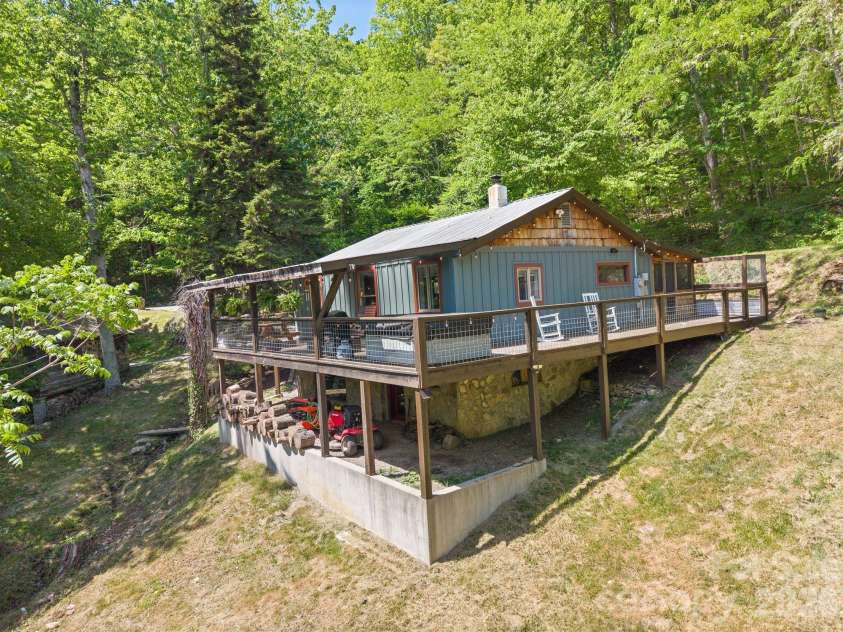 4606 Hemphill Road, Waynesville, NC 28785.  MLS# CAR4384710, YatesRealty ID 24947. 