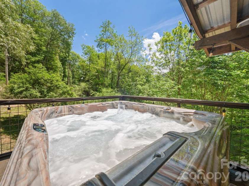 4606 Hemphill Road, Waynesville, NC 28785.  MLS# CAR4384710, YatesRealty ID 24947. 