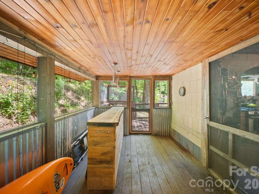 4606 Hemphill Road, Waynesville, NC 28785.  MLS# CAR4384710, YatesRealty ID 24947. 