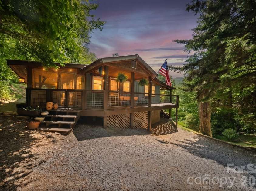 4606 Hemphill Road, Waynesville, NC 28785.  MLS# CAR4384710, YatesRealty ID 24947. Welcome to Hemphill Road!