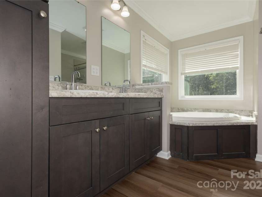 5005 Oconee Drive, Stanley, NC 28164.  MLS# CAR4279432, YatesRealty ID 24948. 