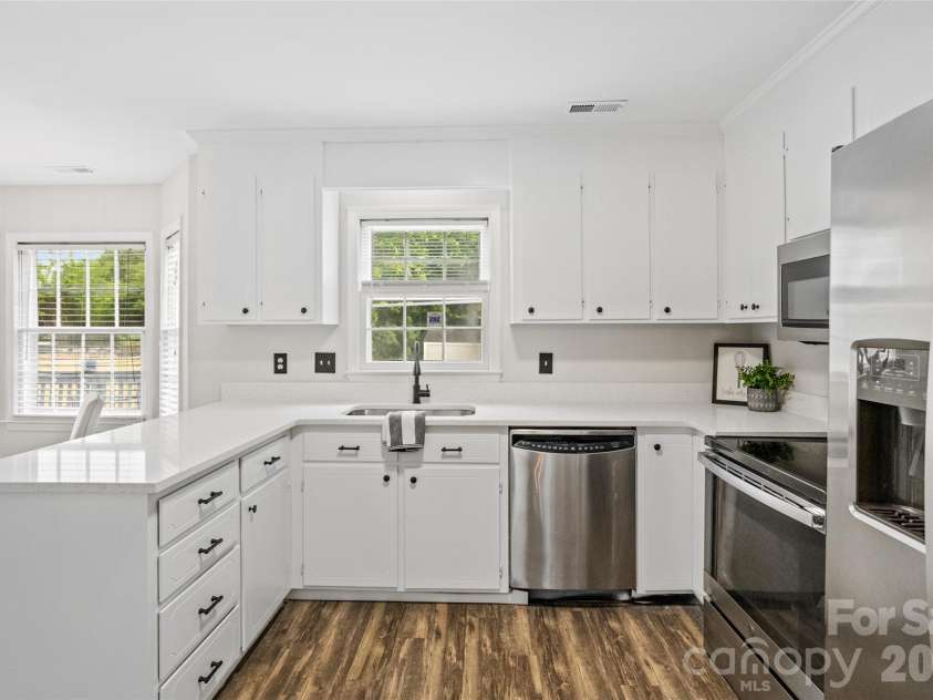 6600 Porterfield Road, Charlotte, NC 28226.  MLS# CAR4402942, YatesRealty ID 24948. 
