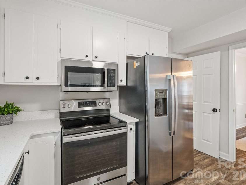 6600 Porterfield Road, Charlotte, NC 28226.  MLS# CAR4402942, YatesRealty ID 24948. 