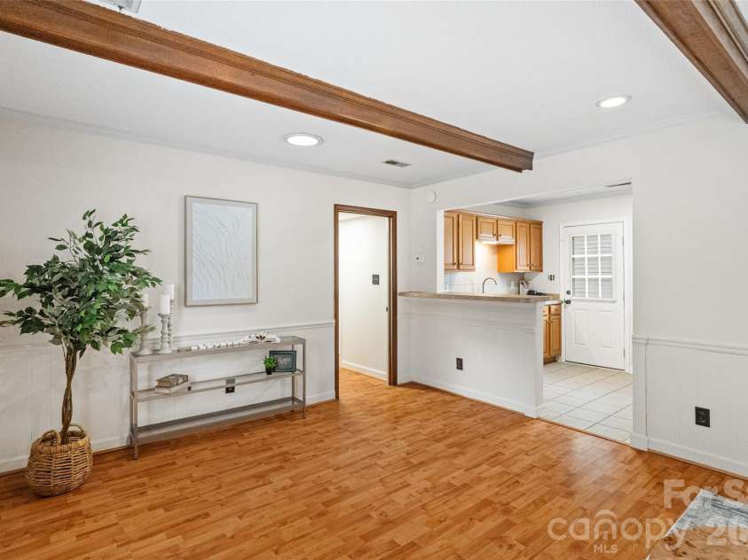 6600 Porterfield Road, Charlotte, NC 28226.  MLS# CAR4402942, YatesRealty ID 24948. 